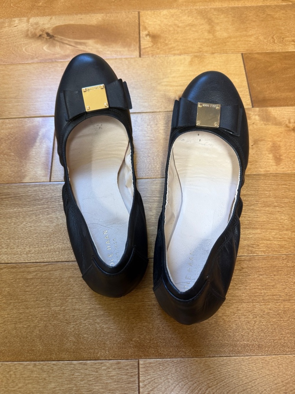 Cole Haan tali Black Leather Bow Flats with Gold Plaque